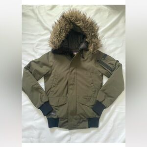 Aritzia Down Bomber Jacket TNA Mountaneering